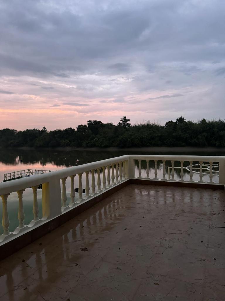 Damodar River Retreat, Uluberia Uluberiya Kültér fotó